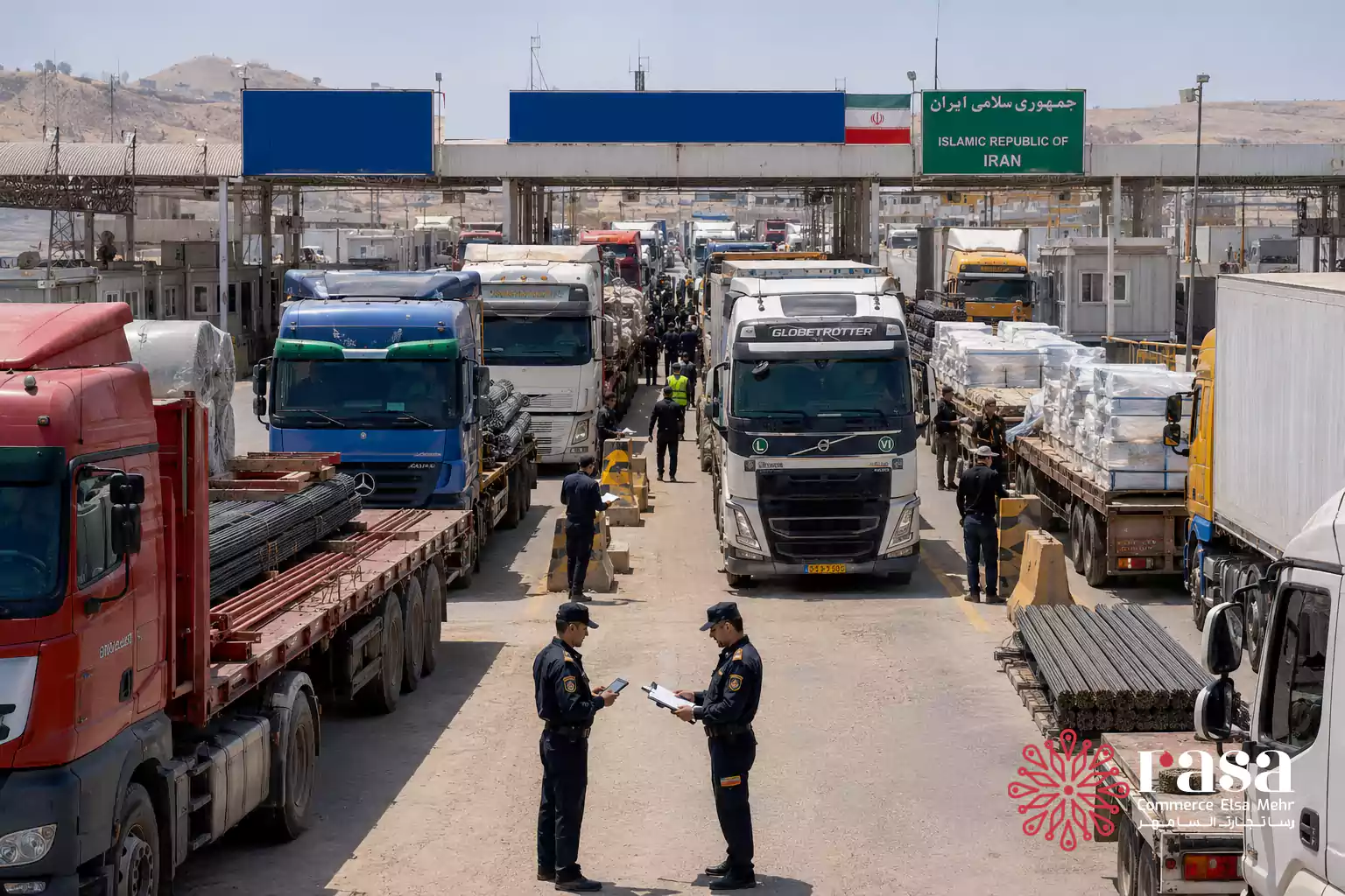 کامیونهای ترانزیتی در مرز مهران در حال انتقال مصالح ساختمانی و مواد غذایی به عنوان کالاهای صادراتی ایران به عراق